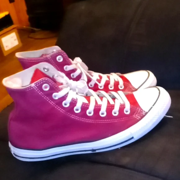 Converse - Picture 2 of 2